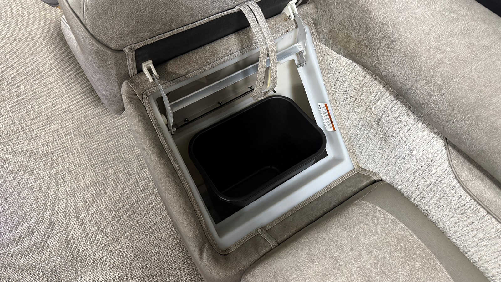 2019 Premier 230 SUNSATION 27