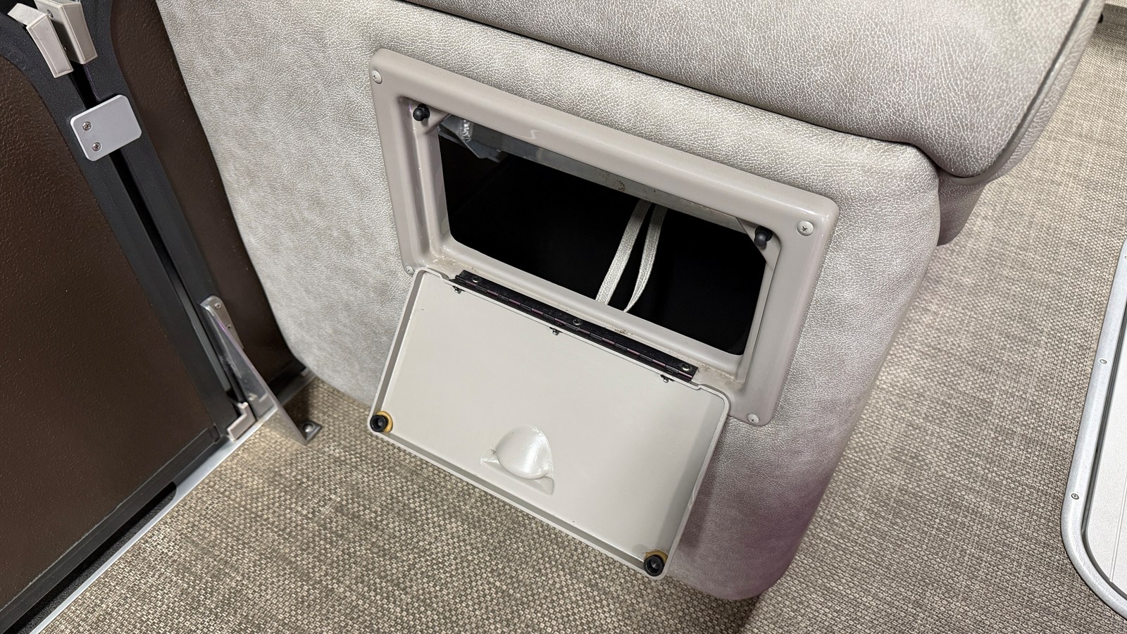 2019 Premier 230 SUNSATION 29