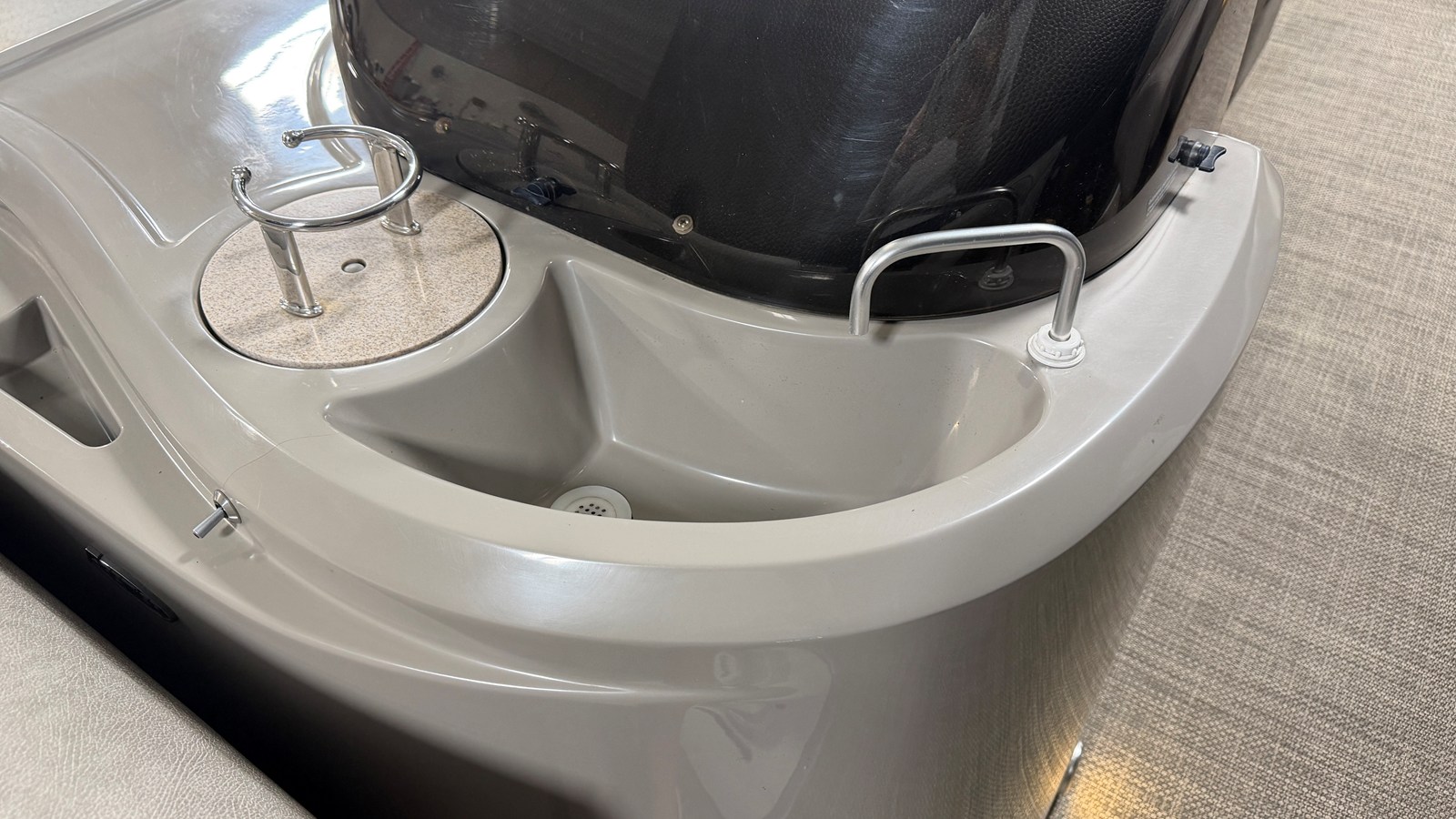 2019 Premier 230 SUNSATION 42