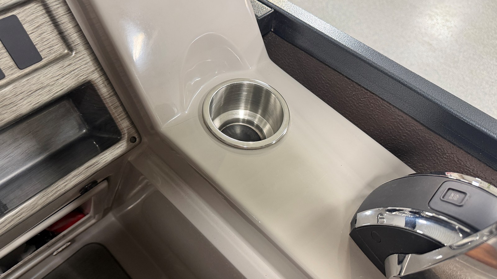 2019 Premier 230 SUNSATION 48