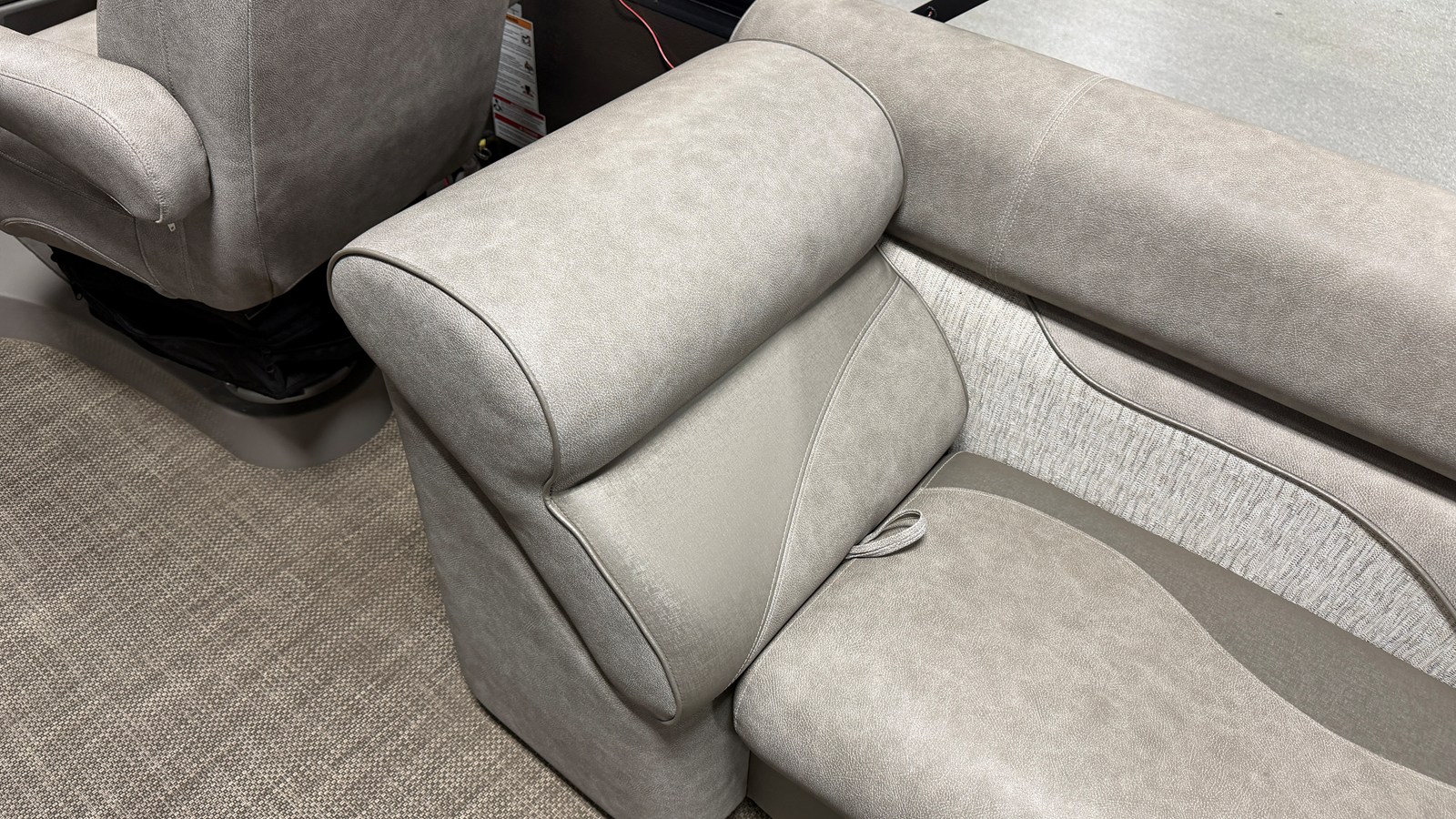 2019 Premier 230 SUNSATION 56