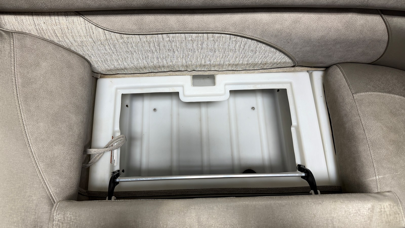 2019 Premier 230 SUNSATION 59