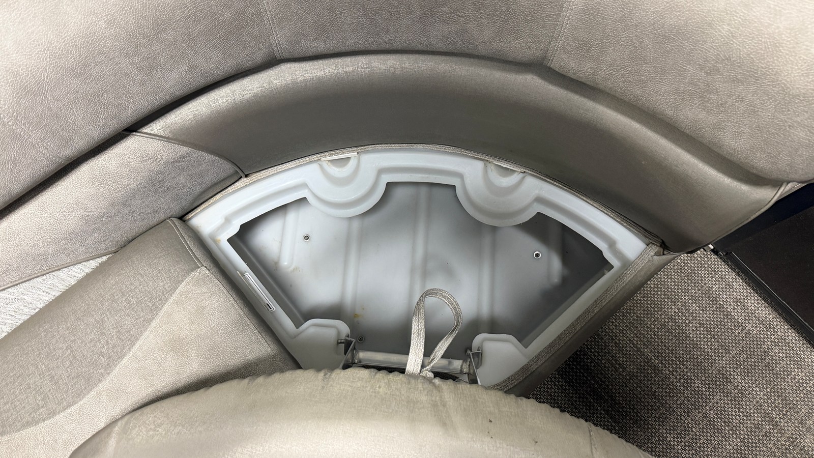 2019 Premier 230 SUNSATION 63