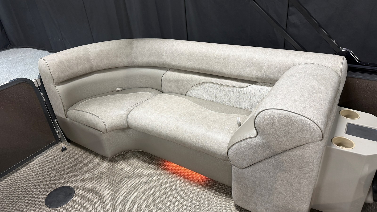 2019 Premier 230 SUNSATION 64