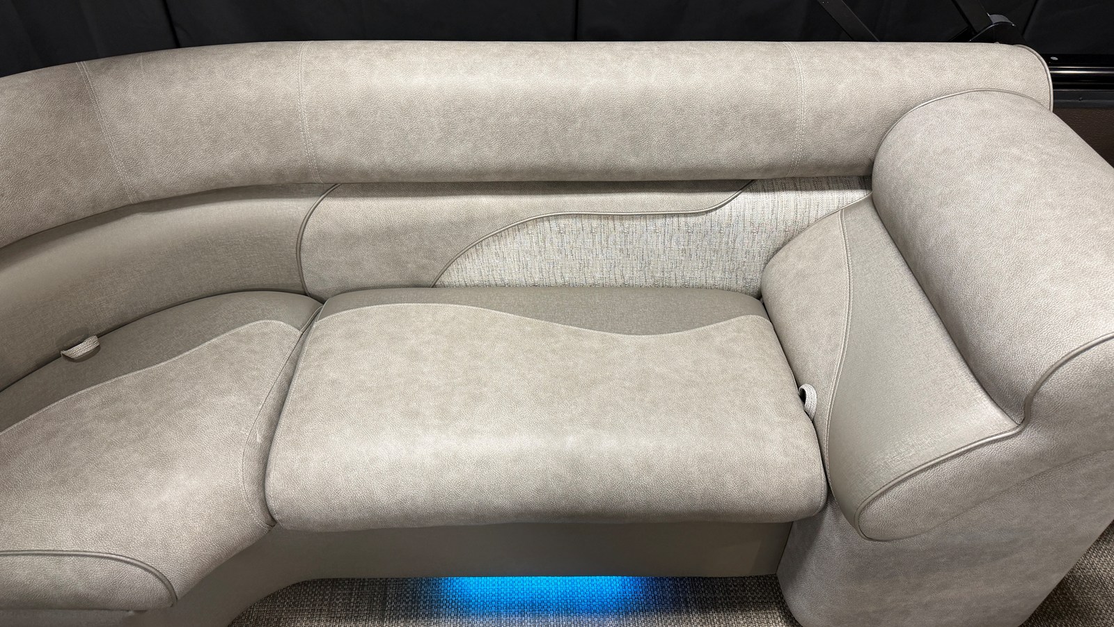 2019 Premier 230 SUNSATION 67
