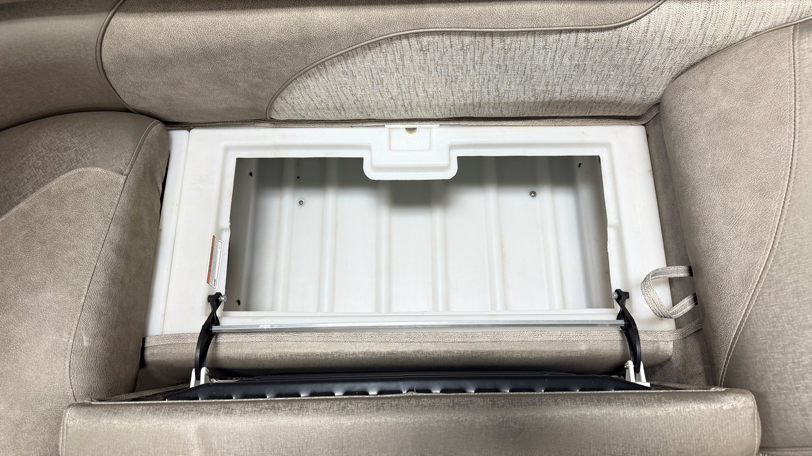2019 Premier 230 SUNSATION 68