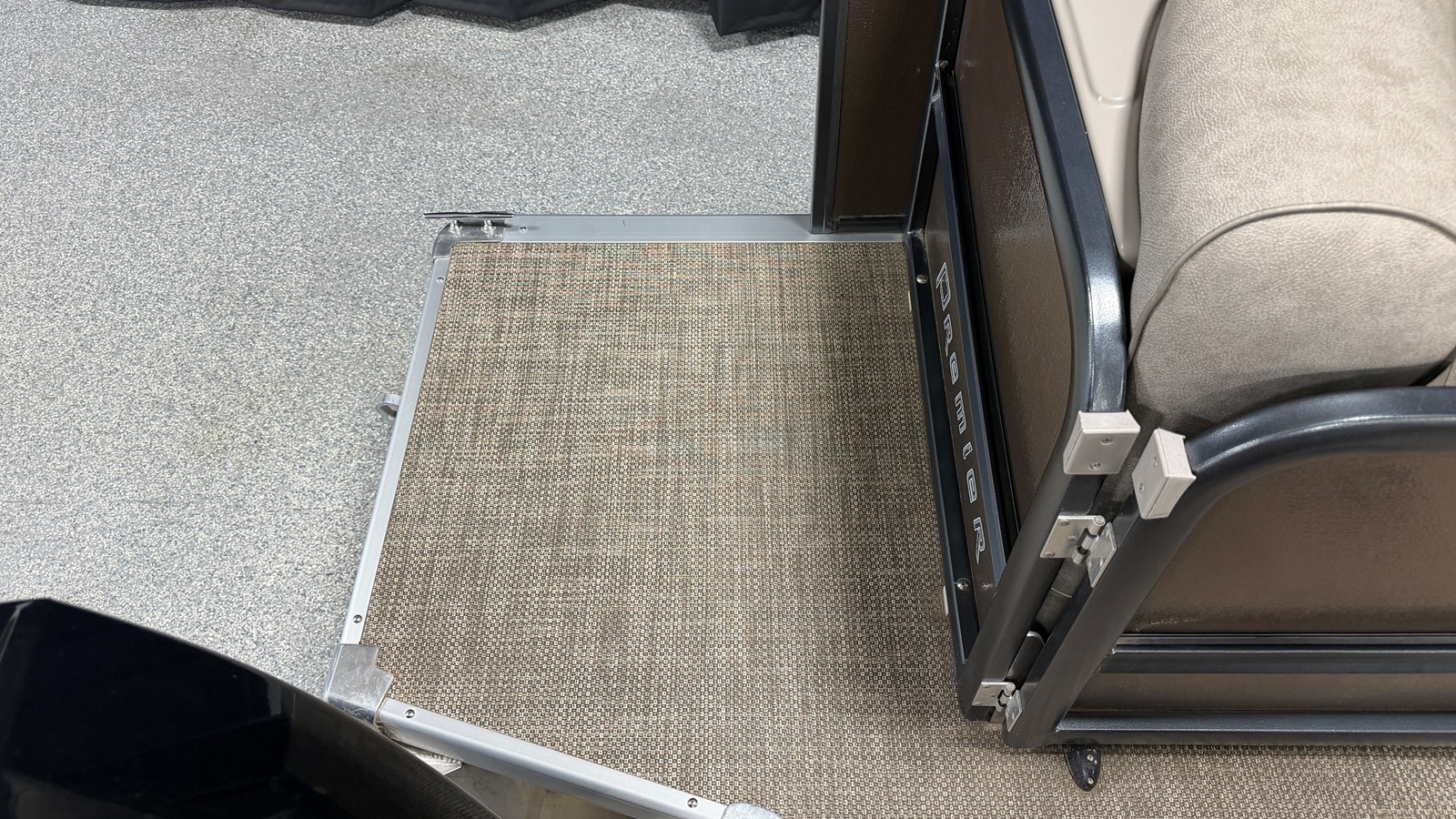 2019 Premier 230 SUNSATION 75