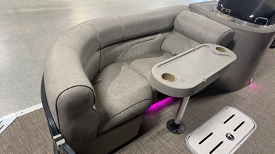 2019 Premier 230 SUNSATION 11