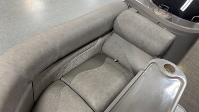 2019 Premier 230 SUNSATION 13
