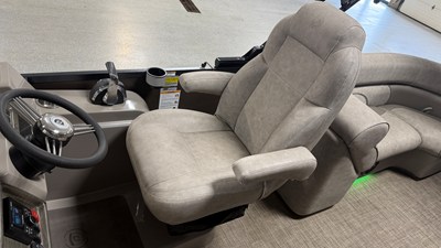 2019 Premier 230 SUNSATION 44