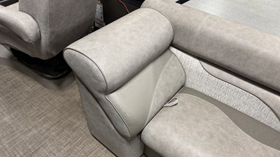 2019 Premier 230 SUNSATION 56