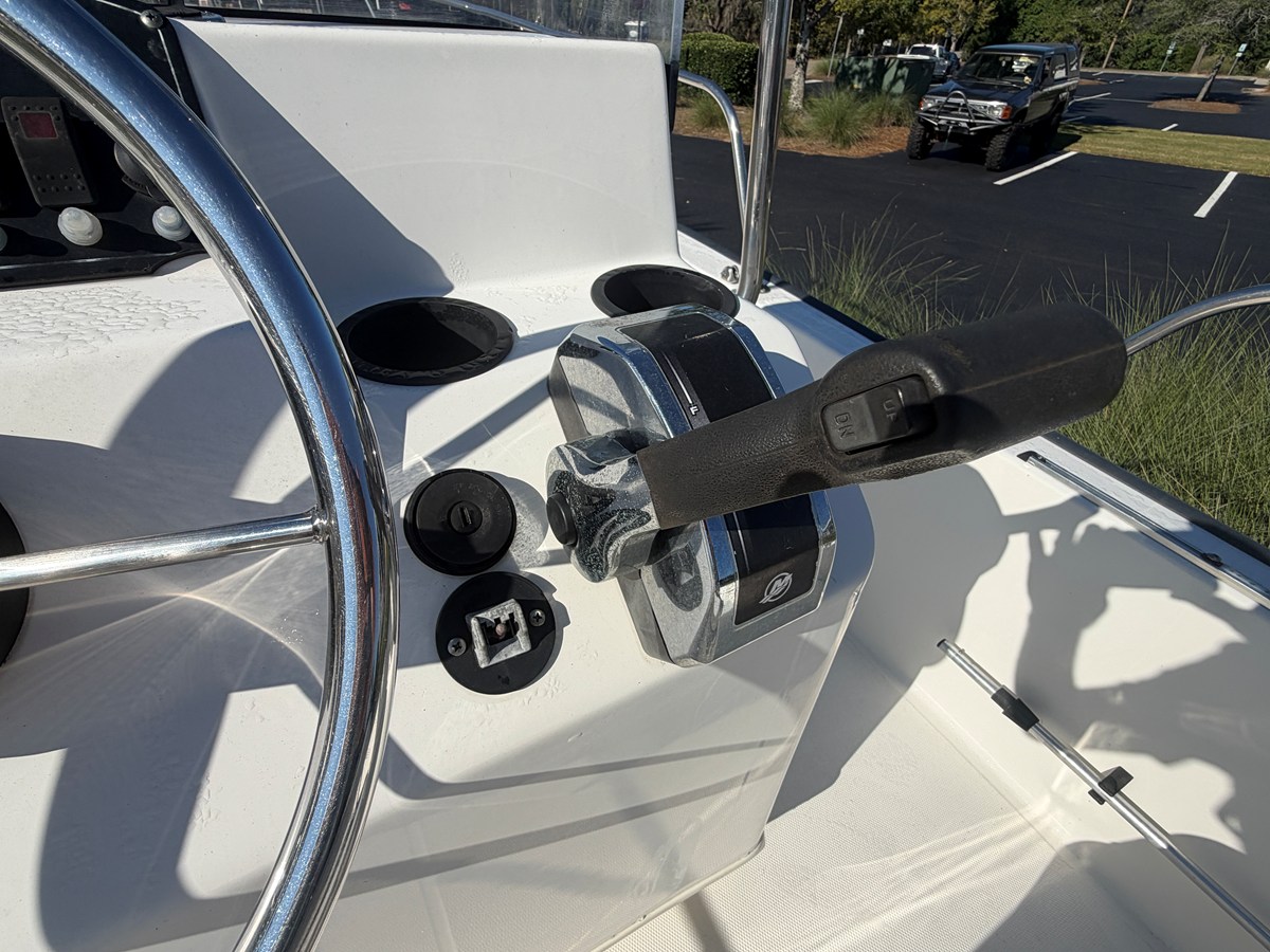 2012 Boston Whaler 170 MONTAUK 9