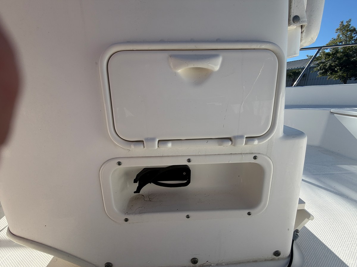 2012 Boston Whaler 170 MONTAUK 14