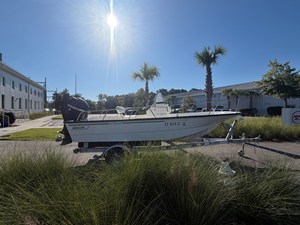 Boston Whaler 170 MONTAUK 0 2012 Boston Whaler 170 MONTAUK 1