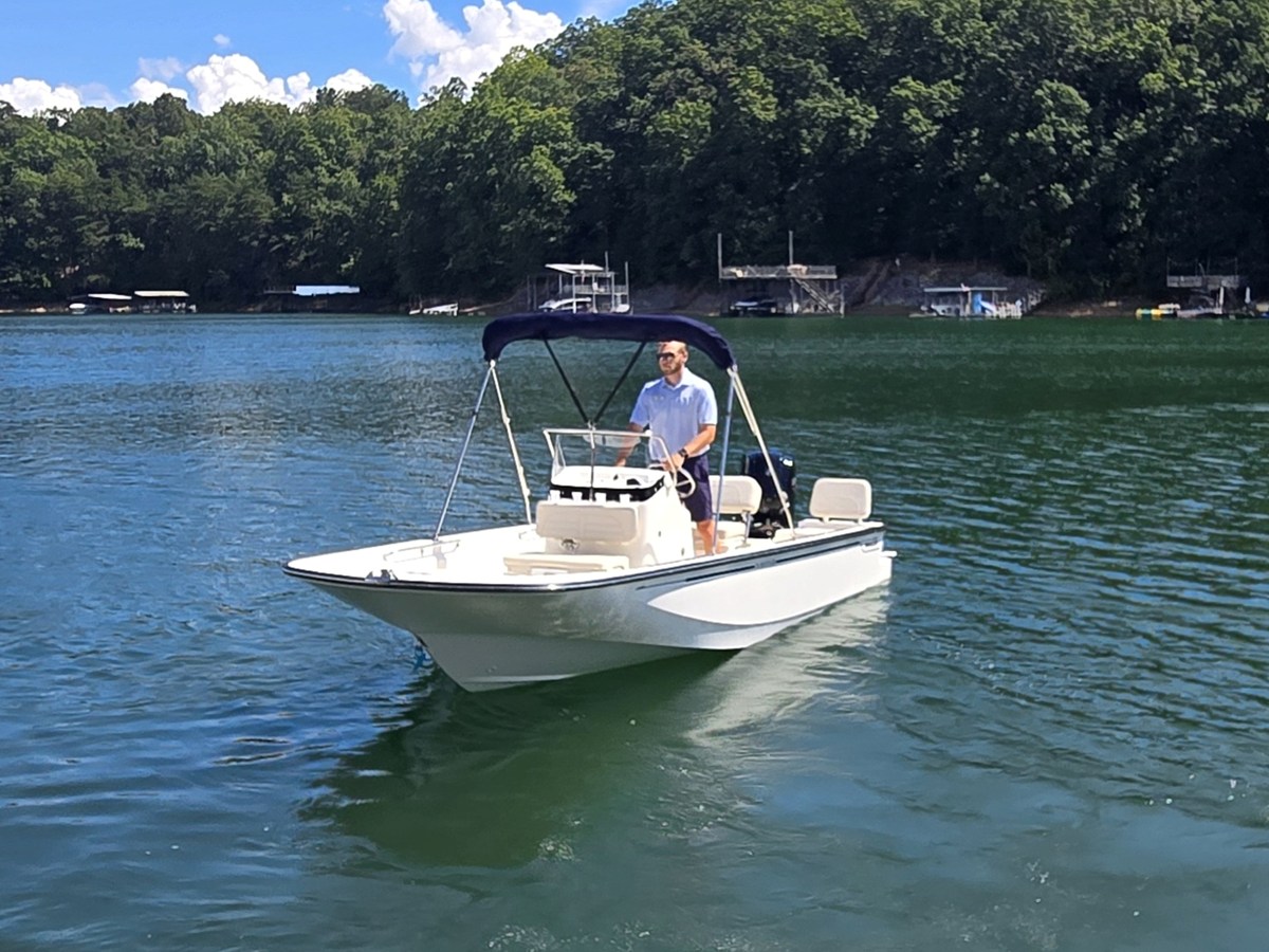 2027 Boston Whaler 170 Montauk 2