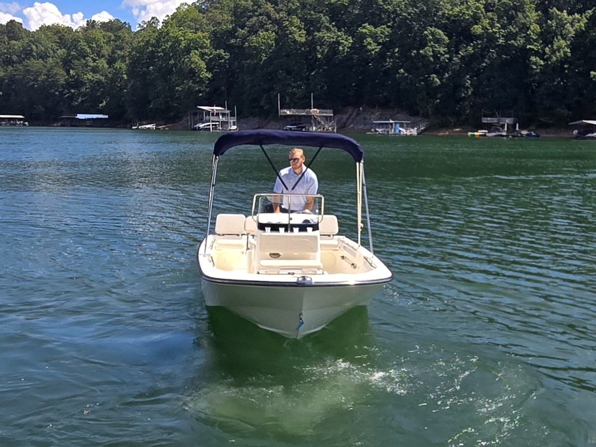 2027 Boston Whaler 170 Montauk 3