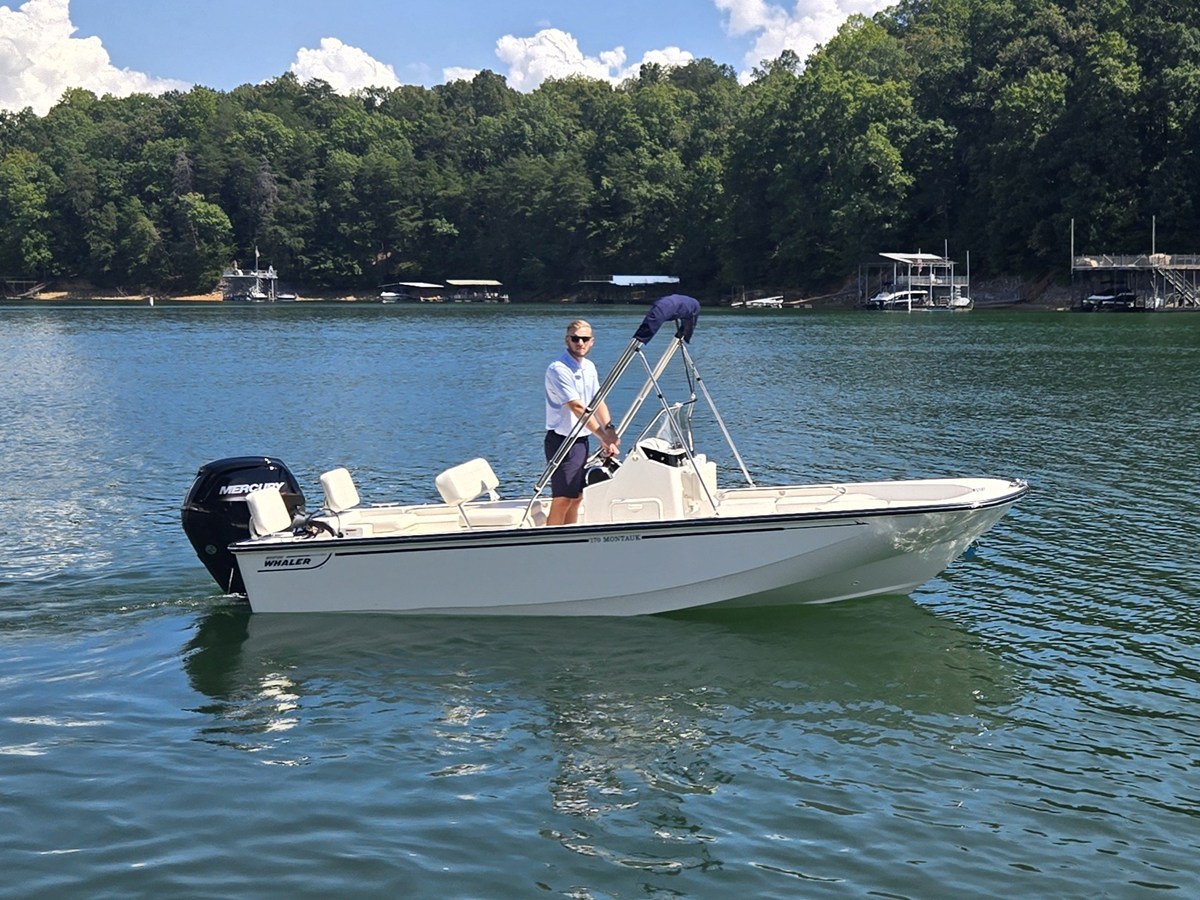 2027 Boston Whaler 170 Montauk 5