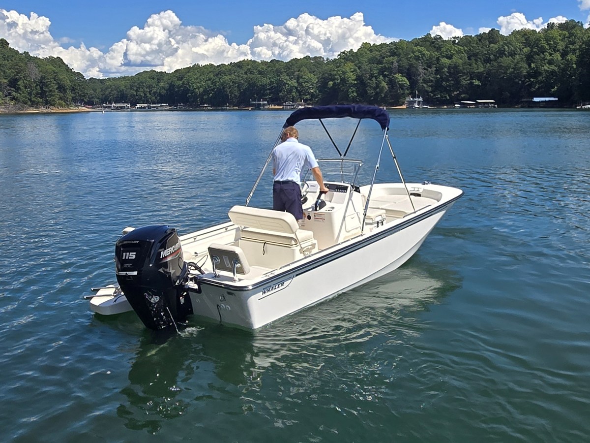 2027 Boston Whaler 170 Montauk 6