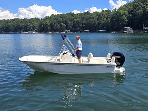 Boston Whaler 170 Montauk 0 2027 Boston Whaler 170 Montauk 1