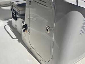 Boston Whaler 170 Montauk 18 2027 Boston Whaler 170 Montauk 19
