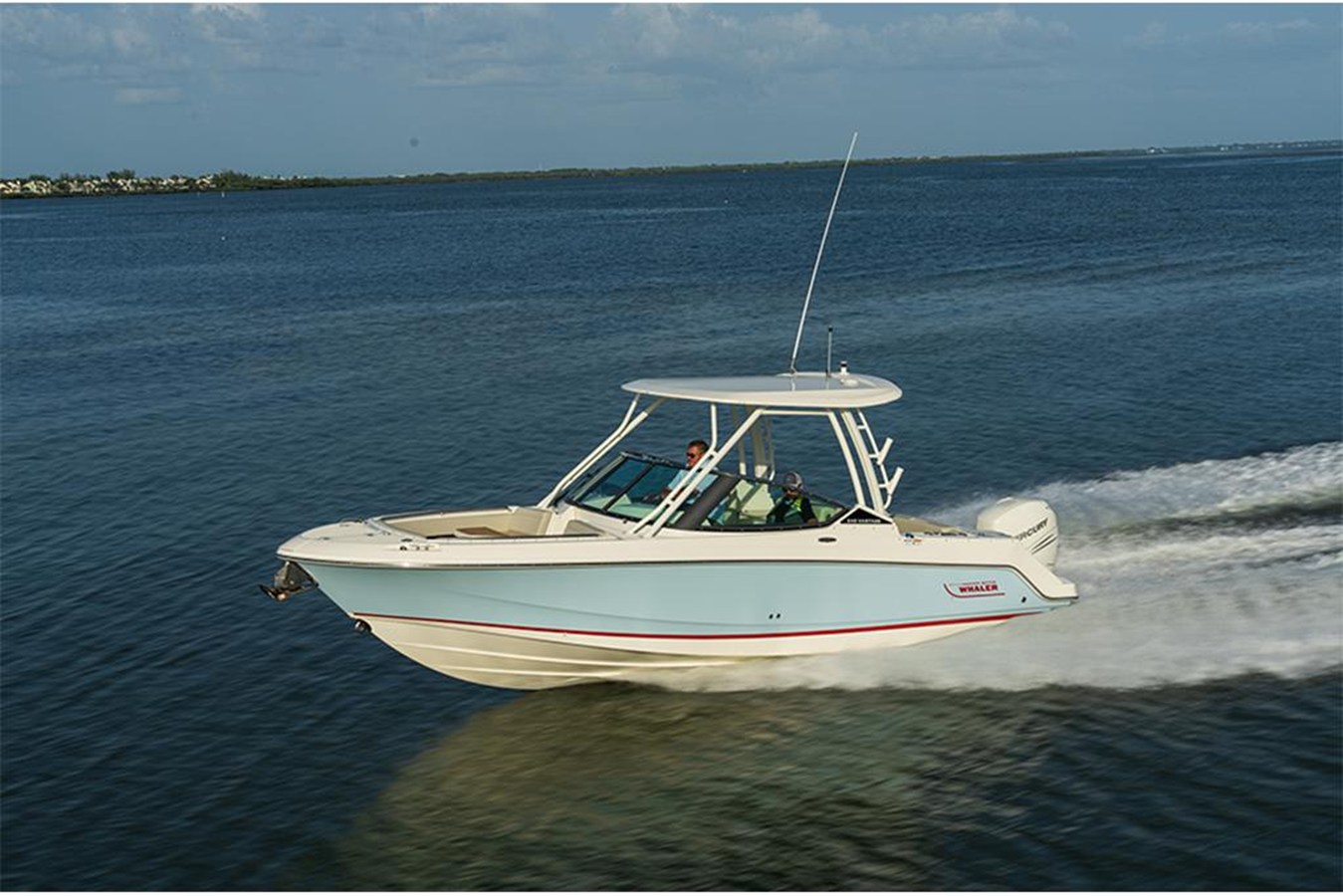 2027 Boston Whaler 240 Vantage 5