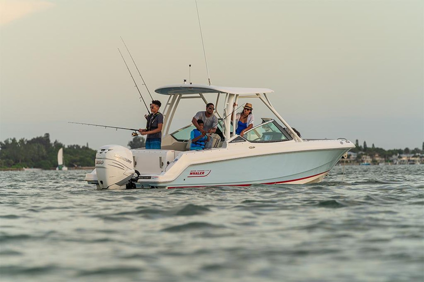 2027 Boston Whaler 240 Vantage 63