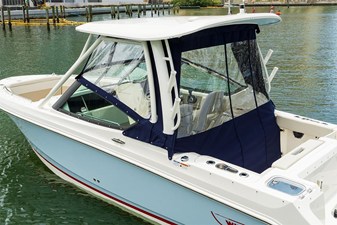 2027 Boston Whaler 240 Vantage 7