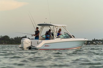 2027 Boston Whaler 240 Vantage 15