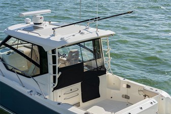 2027 Boston Whaler 240 Vantage 56
