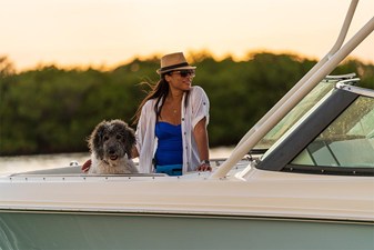 2027 Boston Whaler 240 Vantage 58