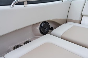 2027 Boston Whaler 240 Vantage 86