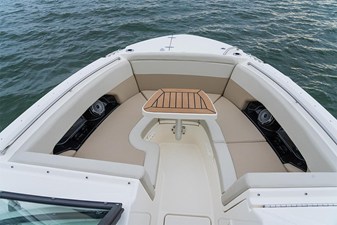 2027 Boston Whaler 240 Vantage 90