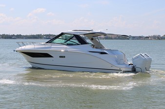 Sea Ray Sundancer 320 Outboard 7 2026 Sea Ray Sundancer 320 Outboard 8