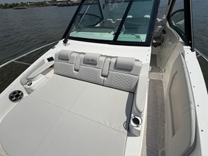 Sea Ray Sundancer 320 Outboard 16 2026 Sea Ray Sundancer 320 Outboard 17