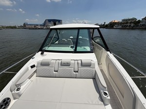 Sea Ray Sundancer 320 Outboard 18 2026 Sea Ray Sundancer 320 Outboard 19