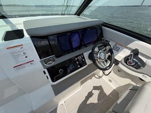 Sea Ray Sundancer 320 Outboard 22 2026 Sea Ray Sundancer 320 Outboard 23