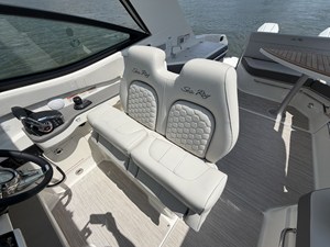 Sea Ray Sundancer 320 Outboard 25 2026 Sea Ray Sundancer 320 Outboard 26