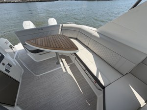 Sea Ray Sundancer 320 Outboard 26 2026 Sea Ray Sundancer 320 Outboard 27