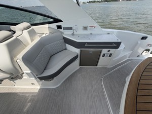 Sea Ray Sundancer 320 Outboard 27 2026 Sea Ray Sundancer 320 Outboard 28