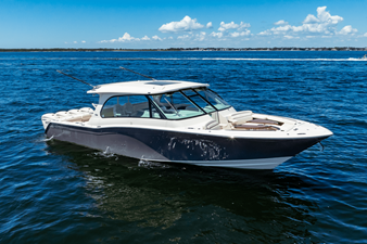 Grady-White Freedom 415 12 2026 Grady-White Freedom 415 13