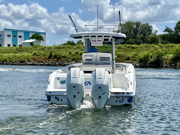 2023 Boston Whaler 330 OUTRAGE 12