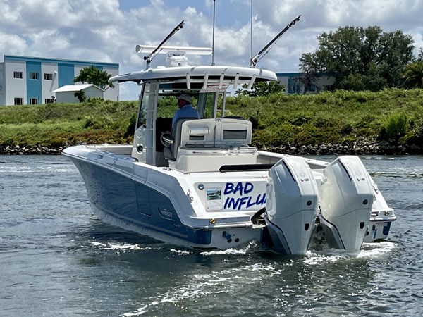 2023 Boston Whaler 330 OUTRAGE 13