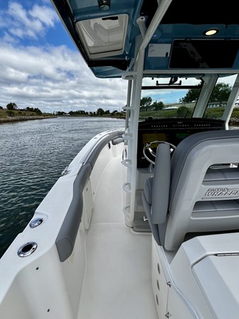 2023 Boston Whaler 330 OUTRAGE 25