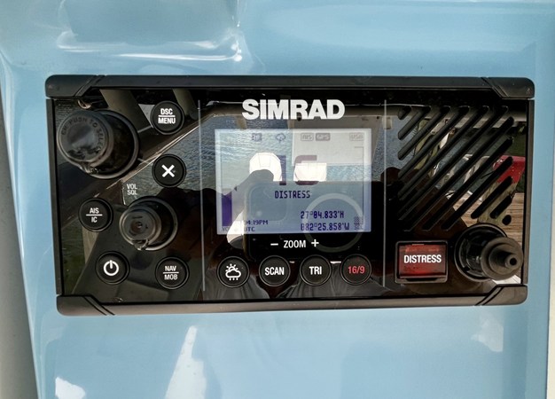 2023 Boston Whaler 330 OUTRAGE 35