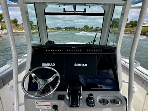 Boston Whaler 330 OUTRAGE 17 2023 Boston Whaler 330 OUTRAGE 18