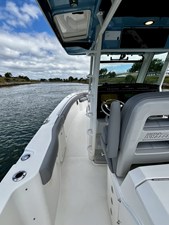 Boston Whaler 330 OUTRAGE 24 2023 Boston Whaler 330 OUTRAGE 25