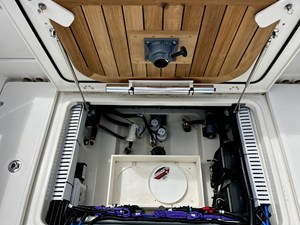 Boston Whaler 330 OUTRAGE 39 2023 Boston Whaler 330 OUTRAGE 40