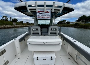 Boston Whaler 330 OUTRAGE 40 2023 Boston Whaler 330 OUTRAGE 41