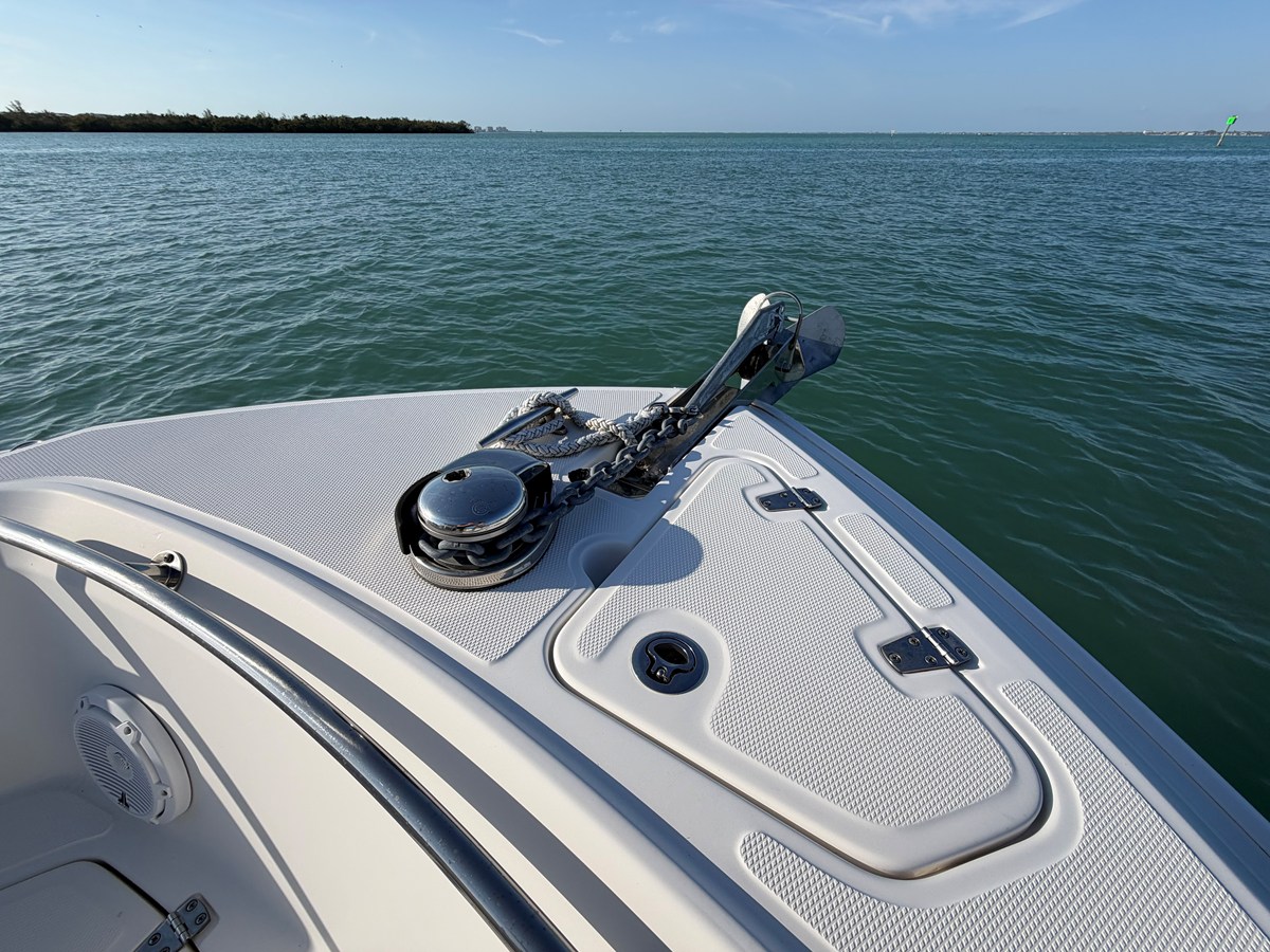 2021 Boston Whaler 230 OUTRAGE 14