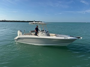 Boston Whaler 230 OUTRAGE 3 2021 Boston Whaler 230 OUTRAGE 4